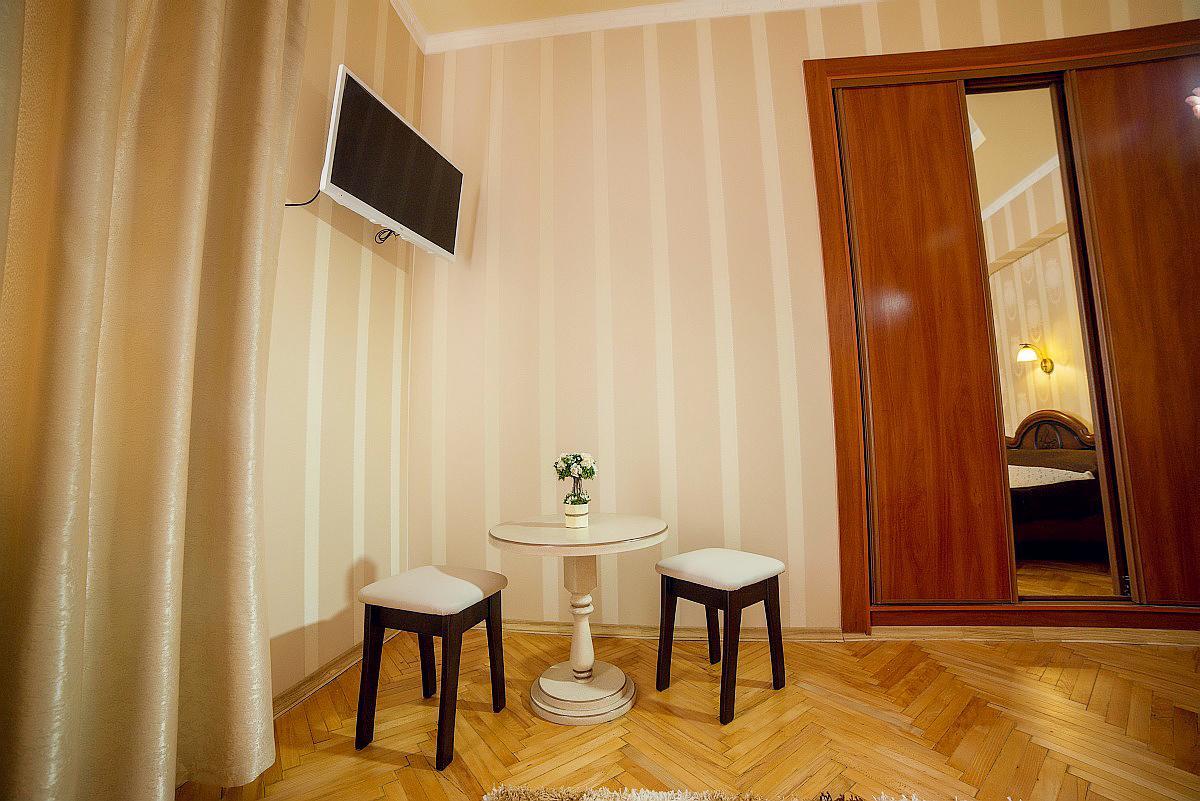 Apartment On Horodotska Street Лвив Екстериор снимка