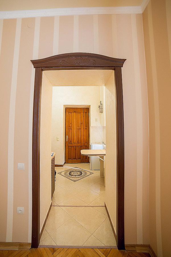 Apartment On Horodotska Street Лвив Екстериор снимка